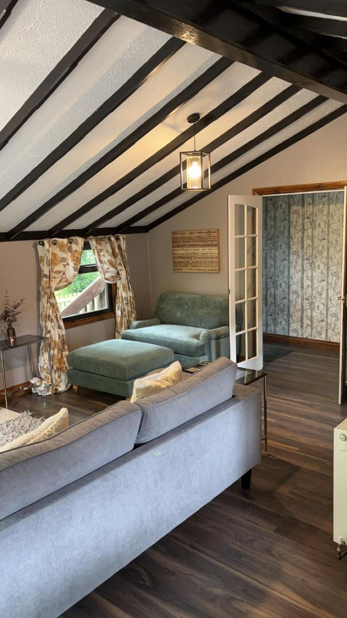 Squirrel Lodge At Owlet Hideaway - With Hot Tub, Near Йорк Экстерьер фото